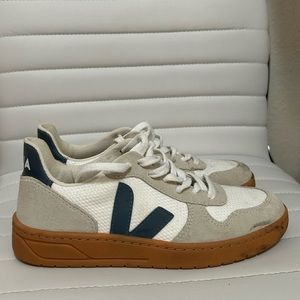 Vejas Sneakers